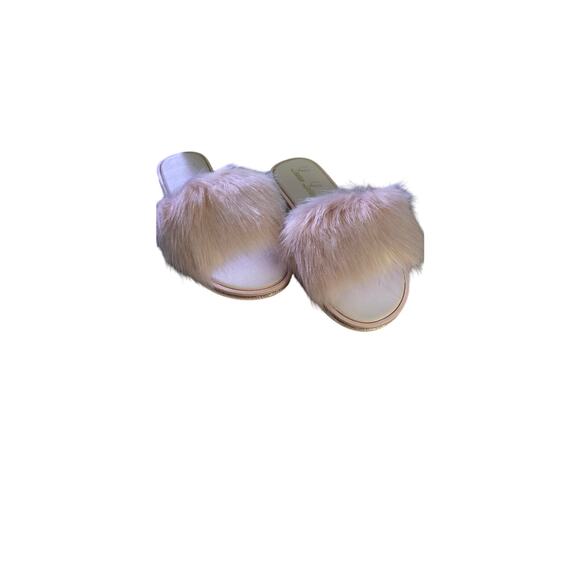 Lauren Lorraine Fluffy slippers in blush - Picture 1 of 4